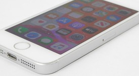 Good
													Apple iPhone SE 1st Gen 2016 - AT&T, Silver, 32 GB, A1662, photo 3 of 9
