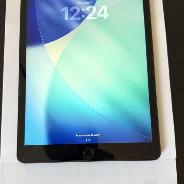 Apple iPad 9th Gen - Unlocked, 64 GB, Gray, A2603