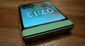 Good
													Motorola Razr (2025) - Unlocked, Green, 256 GB, 8 GB, photo 4 of 10