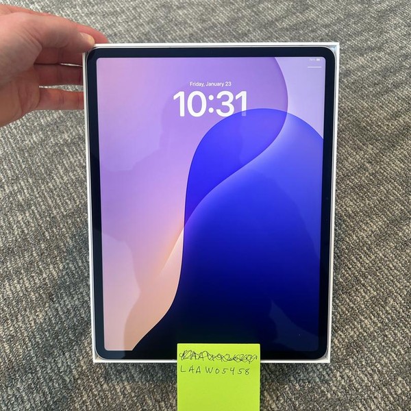 Apple iPad Air 13 inch (M3) 2025 - Unlocked, 128 GB, Purple