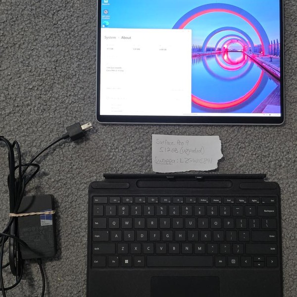 Microsoft Surface Pro 9 - Wi-Fi, 128 GB, Platinum, 8 GB, Intel Core i5, Wi-Fi