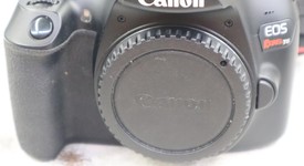 Mint
													Canon EOS Rebel T6, photo 2 of 15