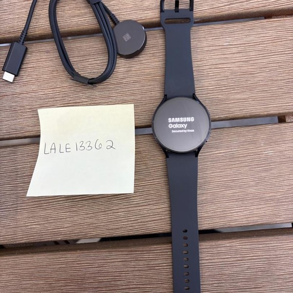 Samsung Galaxy Watch6 - AT&T, Graphite, 44mm