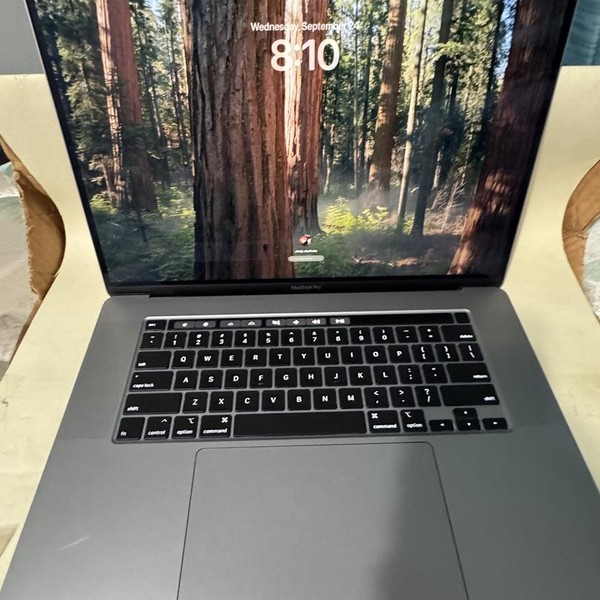 MacBook Pro 2019 - 16 inch - 1 TB, Gray, 32 GB, Intel Core i9