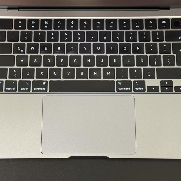 MacBook Air 2024 (M3) - 13 inch - 256 GB, Gray, 8 GB, Apple M3, 8-core GPU