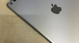 Good
													Apple iPad 6th Gen - Unlocked, Gray, 32 GB, A1954, photo 4 of 7