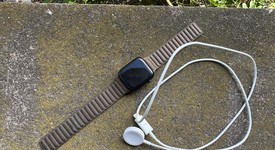 Fair
													Apple Watch SE 2nd Gen 44mm - Verizon, Midnight, A2727 - Cellular, Aluminum, photo 3 of 3