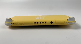 Fair
													Nintendo Switch Lite - Yellow, photo 5 of 7