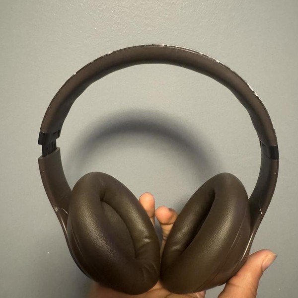Beats Studio Pro - Brown