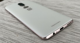 Mint
													OnePlus 6 - Unlocked, White, 128 GB, 8 GB, photo 5 of 7