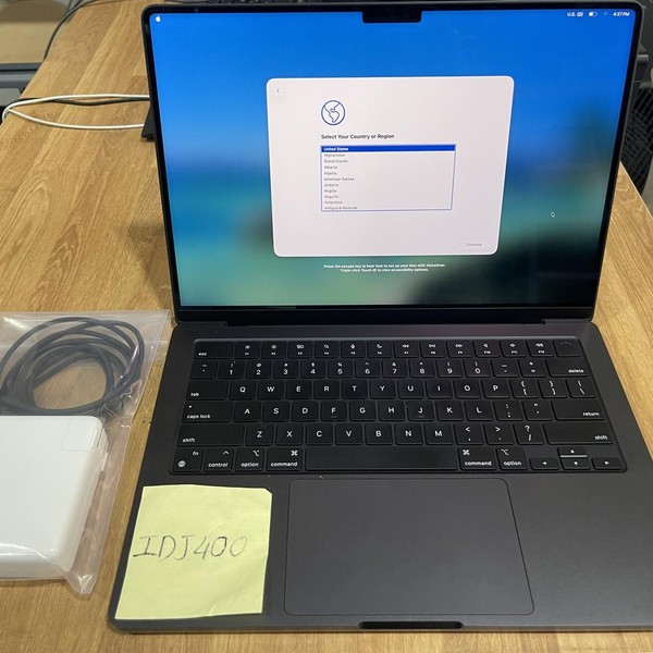 MacBook Pro Late 2023 (M3) - 14 inch - 1 TB, Black, 36 GB, Apple M3 Max 14-core, 30-core GPU