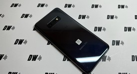 Mint
													Samsung Galaxy S10e - Unlocked, Black, 128 GB, 6 GB, SM-G970U1, photo 2 of 5