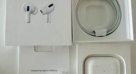Used
													Apple AirPods Pro 1st Gen - MagSafe Case, photo 3 of 5