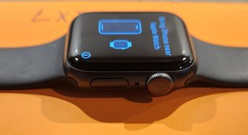 Good
													Apple Watch SE 1st Gen 40mm - Verizon, Gray, A2353 - Cellular, Aluminum, photo 4 of 8