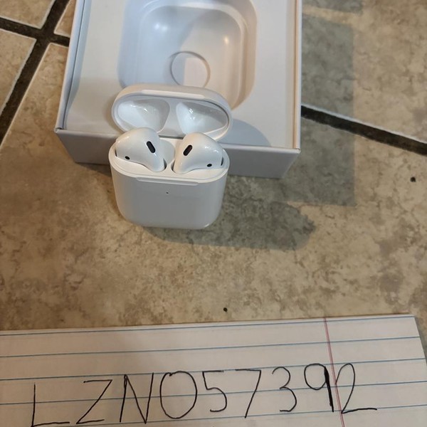 Apple AirPods 2nd Gen - Lightning Case