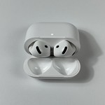 Used Apple AirPods (4th Gen) - Active Noise Cancellation