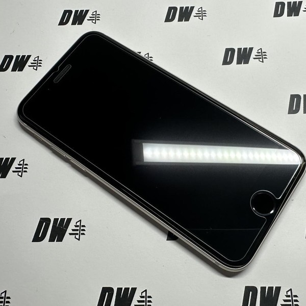 Apple iPhone SE 3rd Gen 2022 - Unlocked, 128 GB, Starlight, A2595