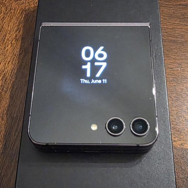 Samsung Galaxy Z Flip5 - Unlocked, 256 GB, Graphite, 8 GB, SM-F731U1