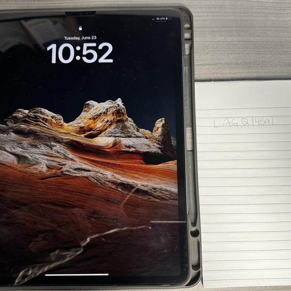 Apple iPad Pro 12.9 inch 6th Gen 2022 - AT&T, 128 GB, Gray