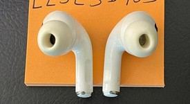 Used
													Apple AirPods Pro - Wireless Case, photo 4 of 5