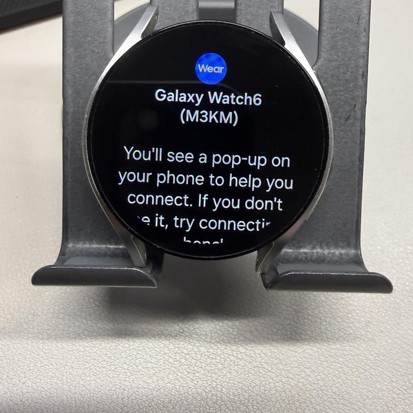 Samsung Galaxy Watch6 - Unlocked, Gold, 40mm