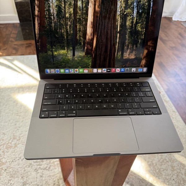 MacBook Pro 2023 - 14 inch - 512 GB, Gray, 16 GB, Apple M2 Pro 10-core