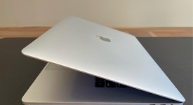 Good
													MacBook Pro 2018 (With Touch Bar) - 15" - I9, Silver, 512 GB, 32 GB, photo 3 of 7