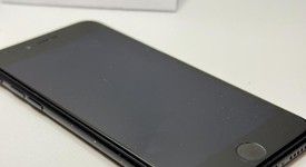 Good
													Apple iPhone SE 3rd Gen 2022 - Unlocked, Midnight, 128 GB, A2595, photo 2 of 5