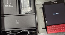 Mint
													Blackberry Passport - Unlocked, Red, 32 GB, photo 3 of 10