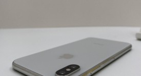 Good
													Apple iPhone Xs - Unlocked, Silver, 256 GB, A1920, photo 6 of 6