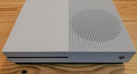 Mint
													Xbox One S (2016) - White, 500 GB, photo 3 of 11