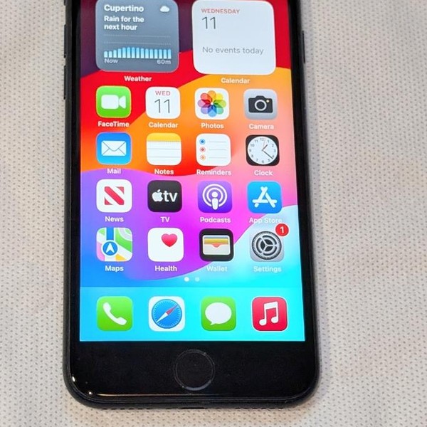 Apple iPhone SE 3rd Gen 2022 - Unlocked, 64 GB, Midnight, A2595