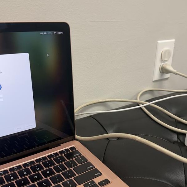 MacBook Air 2020 - 13 inch - 256 GB, Gold, 8 GB, Apple M1