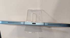 Mint
													Apple iPad 10th Gen - Unlocked, Blue, 64 GB, A2757, photo 3 of 6