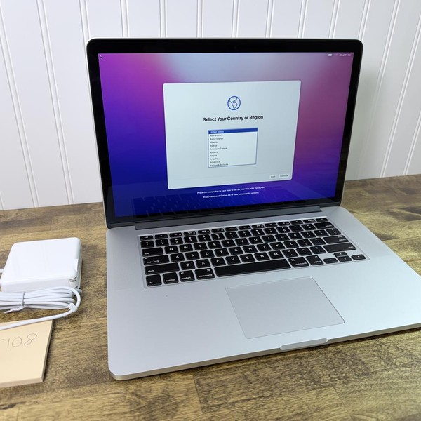MacBook Pro 2015 (Retina) - 15 inch - 256 GB, Silver, 16 GB