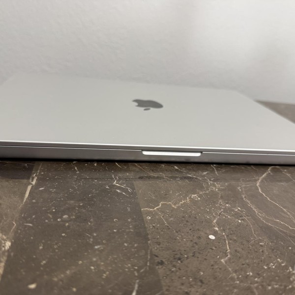 MacBook Pro 2023 - 16 inch - 512 GB, Silver, 16 GB, Apple M2 Pro 12-core