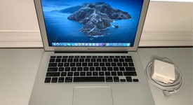 Good
													MacBook Air 2017 - 13" - I5, Silver, 256 GB, 8 GB, photo 1 of 11
