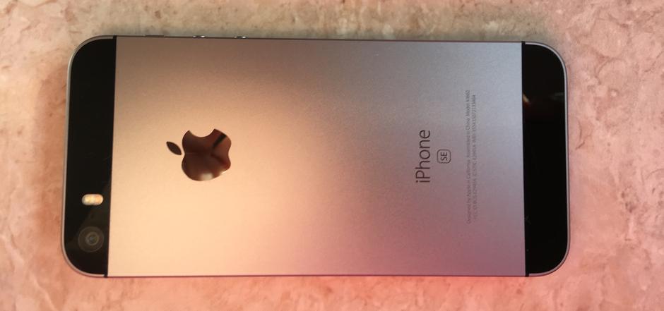 What Charger Does The Iphone Se Use What Charger Does The Iphone Se Use
