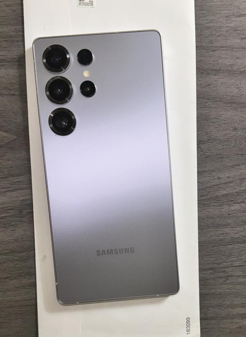 Samsung Galaxy S25 Ultra - Unlocked, 256GB, Silverblue, 12GB, SM