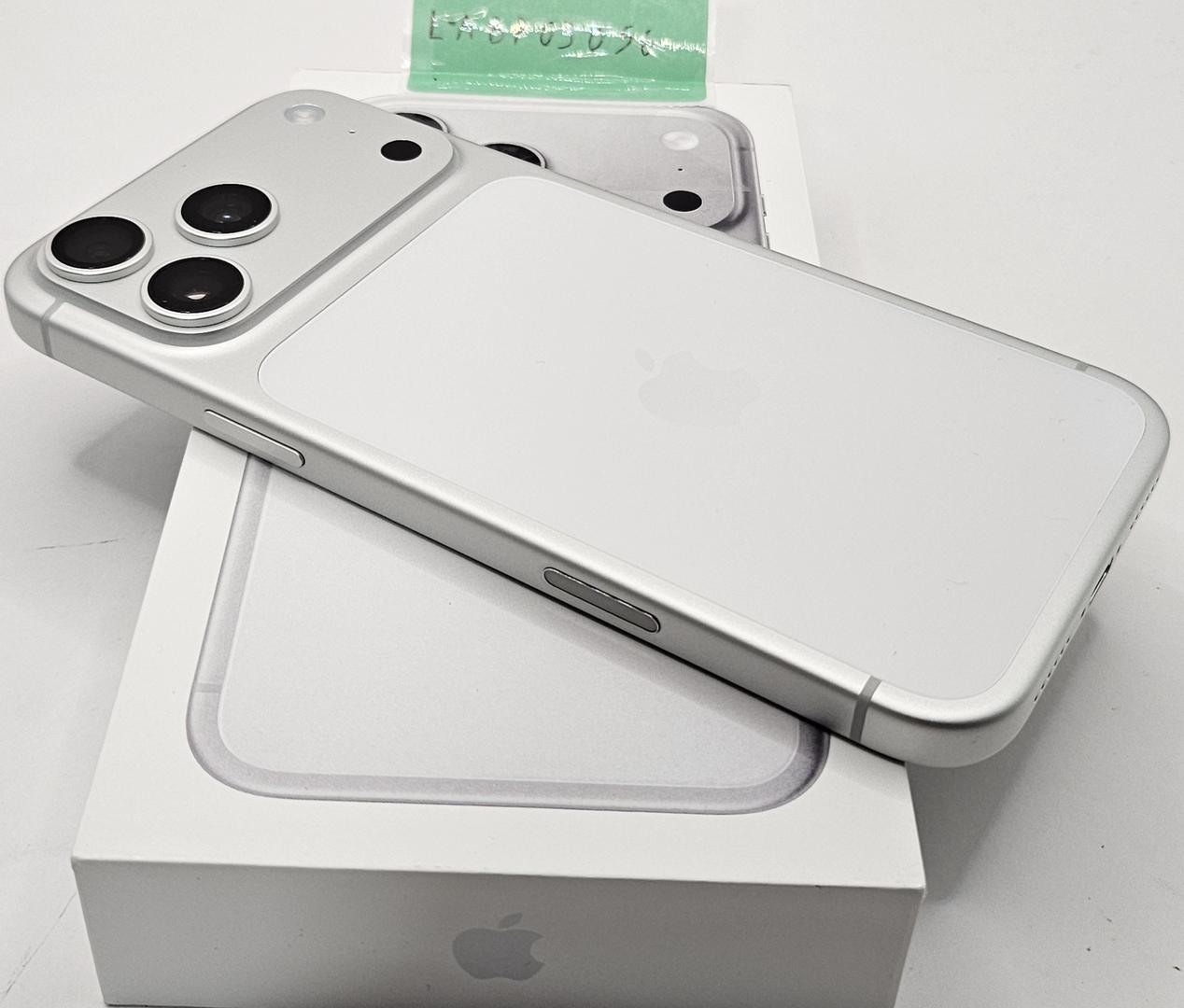 Apple iPhone 17 Pro Max - Unlocked, 256GB, Silver, A3257