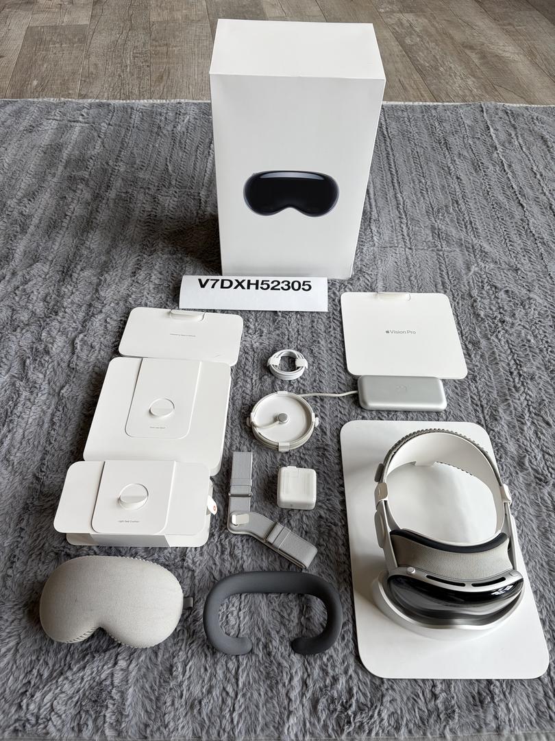 Apple Vision Pro - 256GB - LABY16072 - Swappa