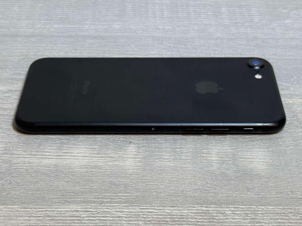 Apple iPhone 7 - Unlocked, 128GB, Black, A1778, GSM - LACC56270