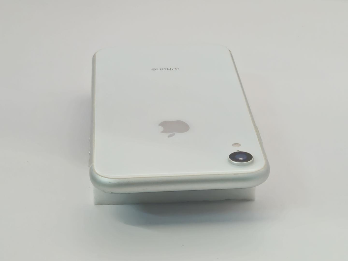 Apple iPhone Xr - AT&T, 64GB, White, A1984 - LACD03942 - Swappa