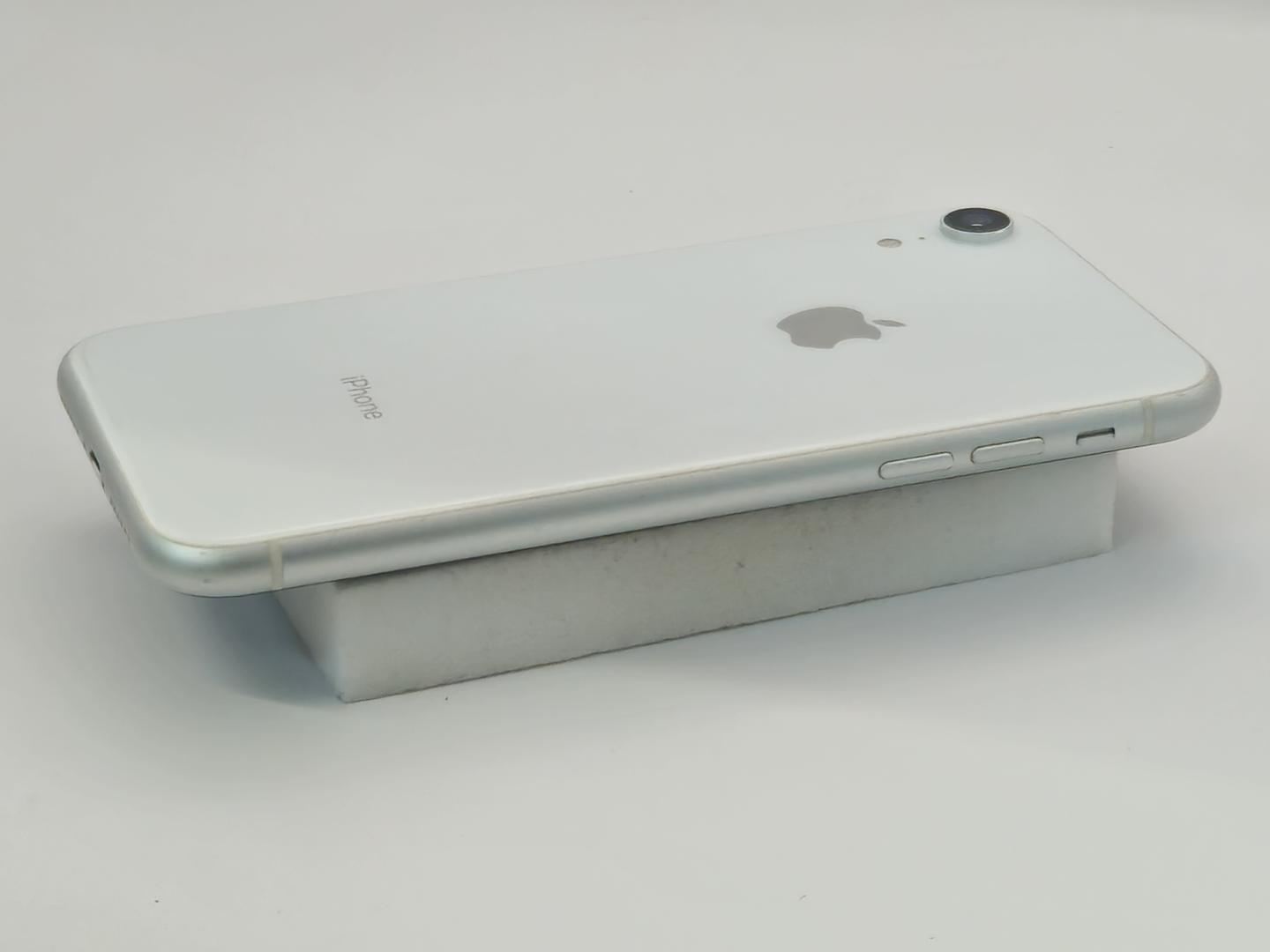 Apple iPhone Xr - AT&T, 64GB, White, A1984 - LACD03942 - Swappa