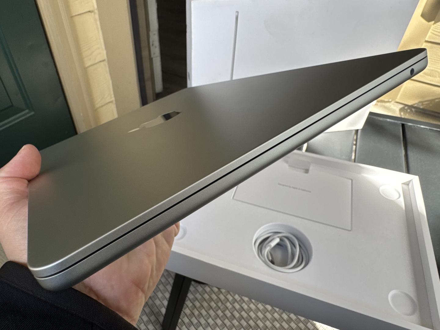 MacBook Air 2025 (M4) - 13 inch - Product Guide, Specs, Prices