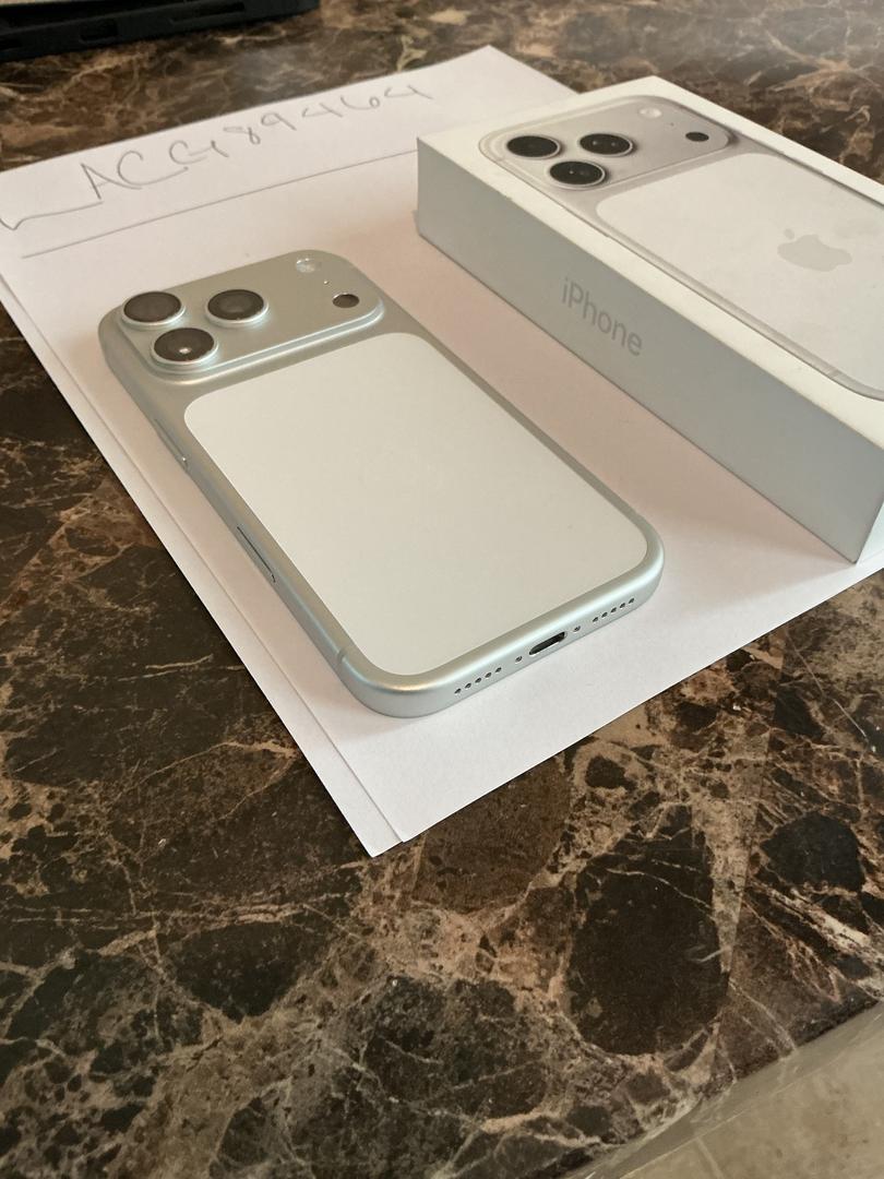 Apple iPhone 17 Pro - Unlocked, 256GB, Silver, A3256 - LACG89464