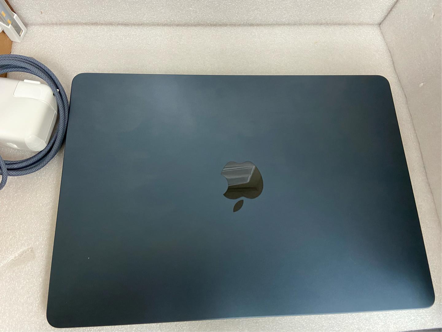 MacBook Air 2025 (M4) - 13 inch - Product Guide, Specs, Prices