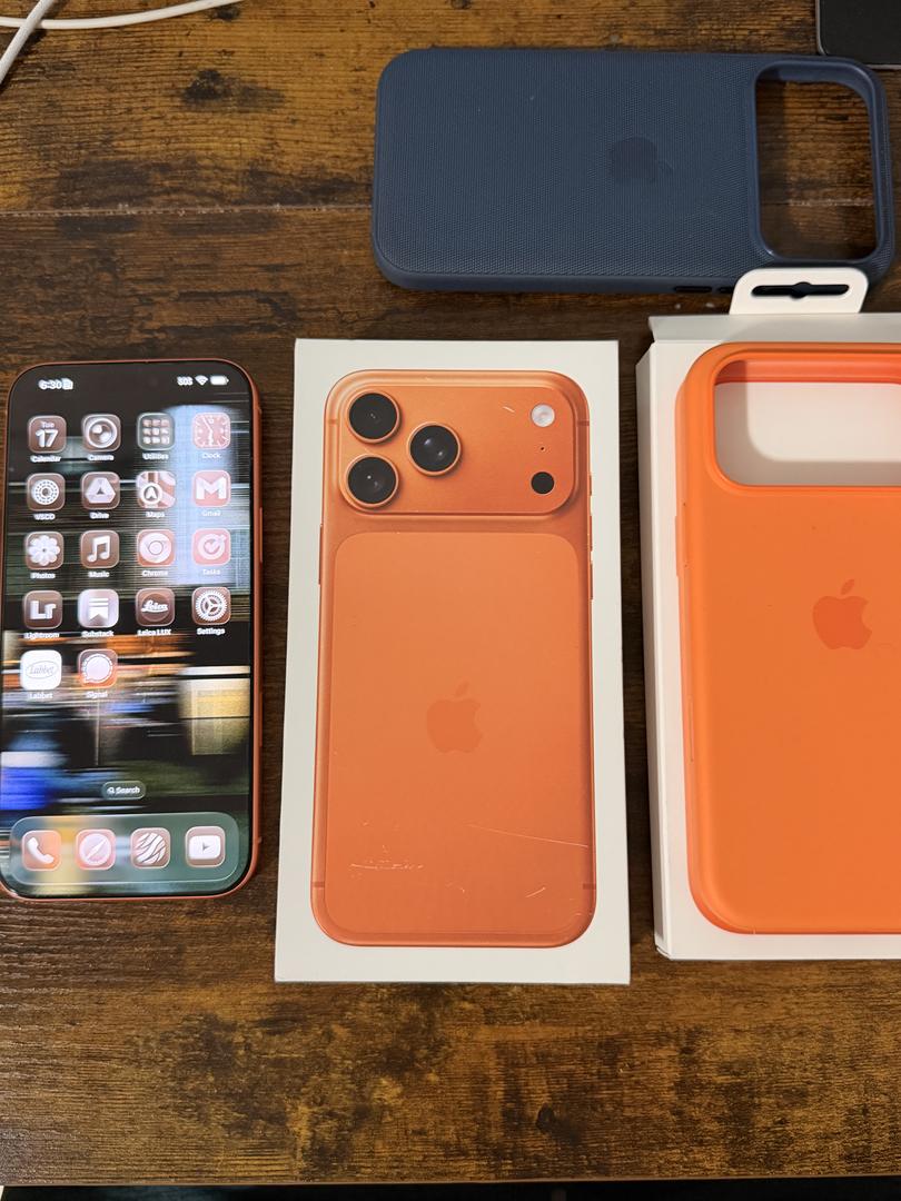 iPhone11pro  　 Apple iPhone 17 Pro 256GB - Cosmic Orange