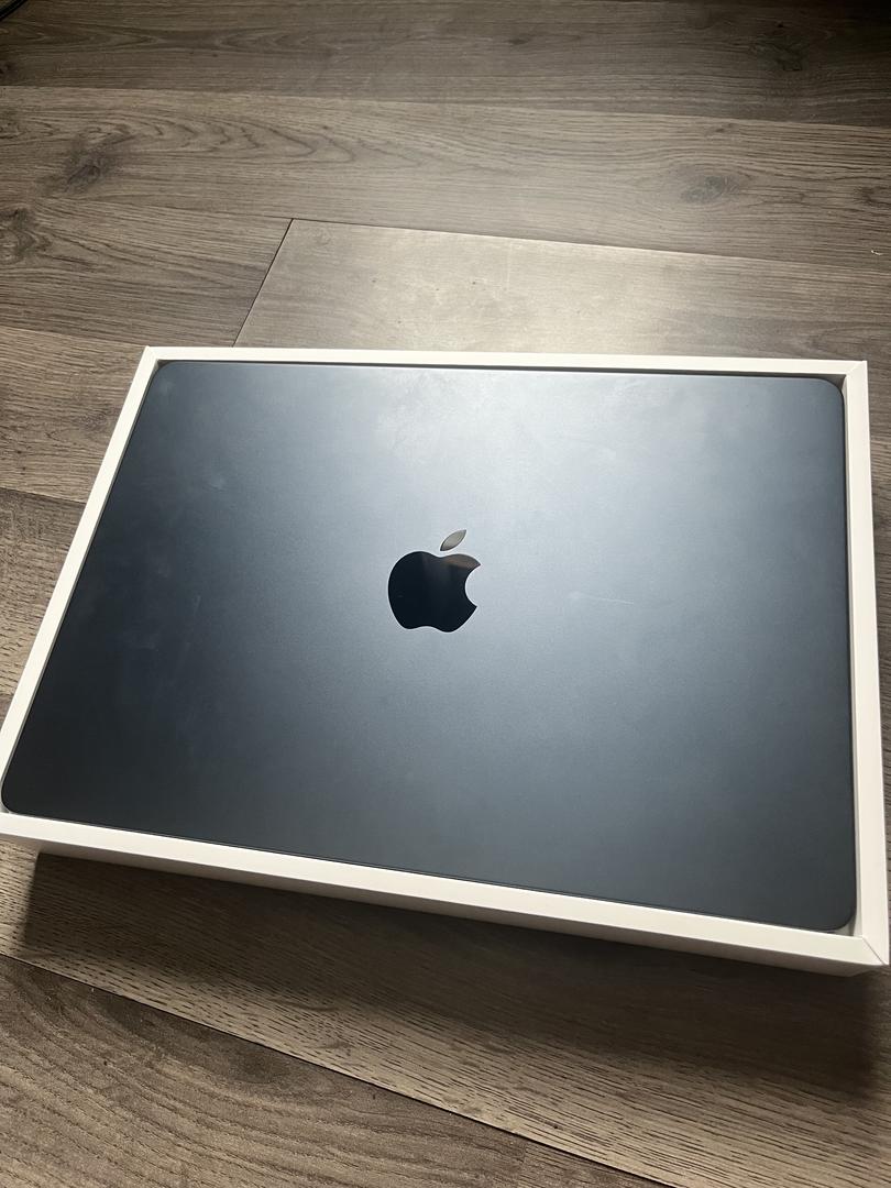 MacBook Air 2022 (M2) - 13 inch - Product Guide, Specs, Prices