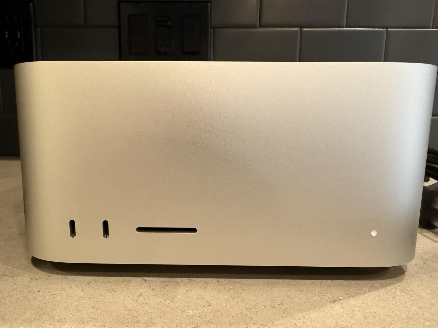 Mac Studio 2025 - 4TB, 512GB, Apple M3 Ultra 32-core - LADG09124 - Swappa